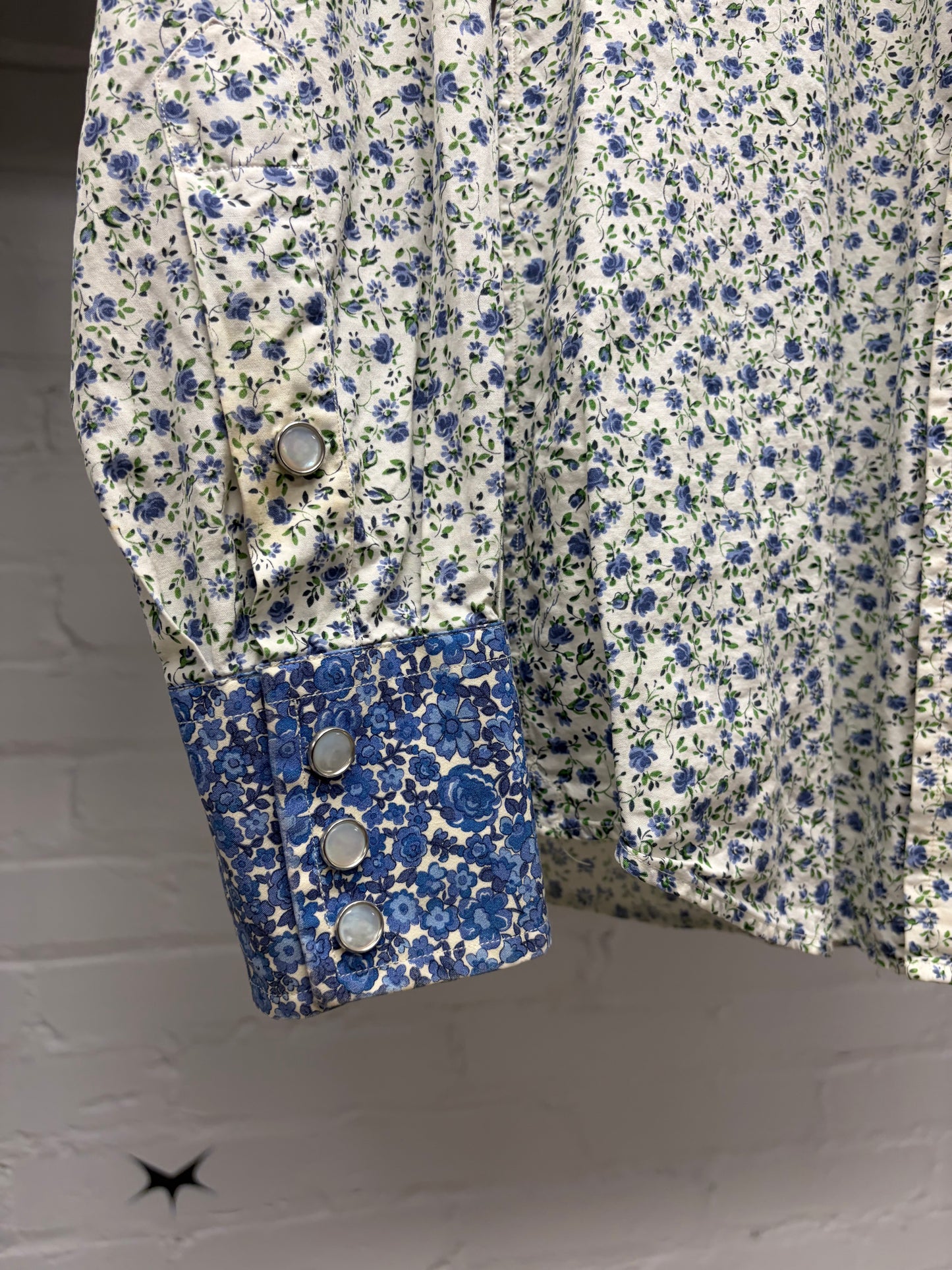 SS2004 Gucci by Tom Ford Cream/Blue ‘Western’ Pearl Button Snap Shirt