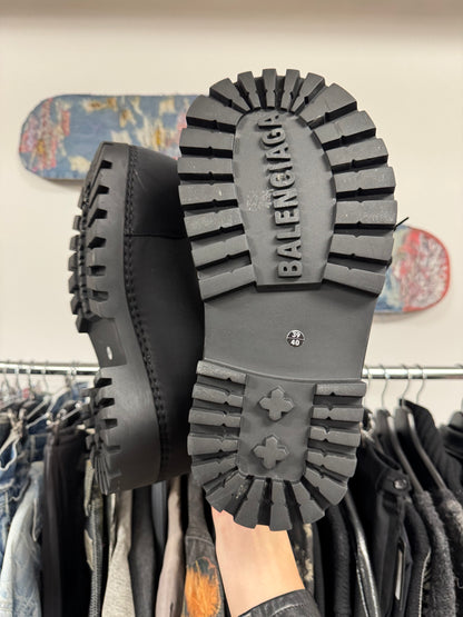 Balenciaga ‘Alaska’ Oversized Ski Boots