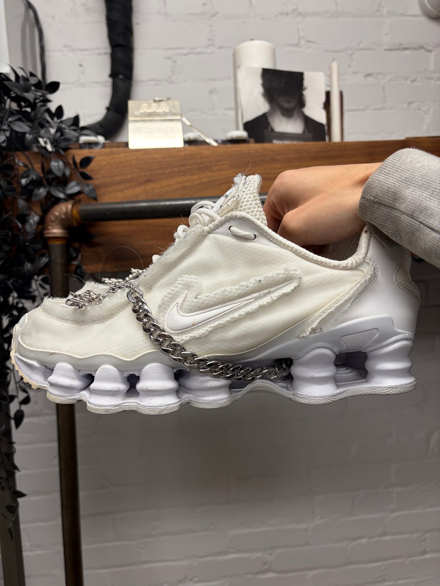 Comme Des Garçons x Nike ‘Shox’ White Low Top Sneakers