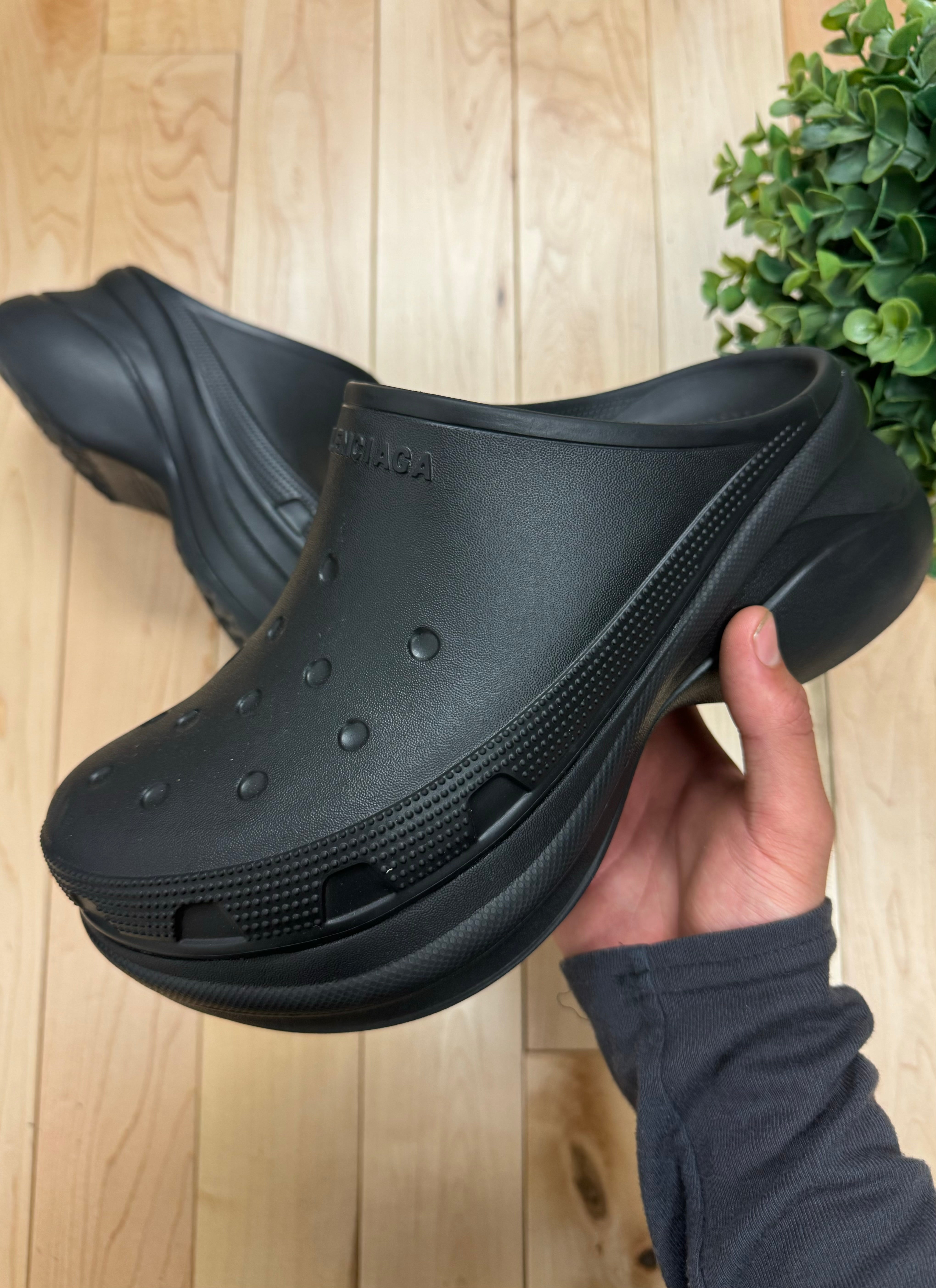 Balenciaga platform crocs black hotsell