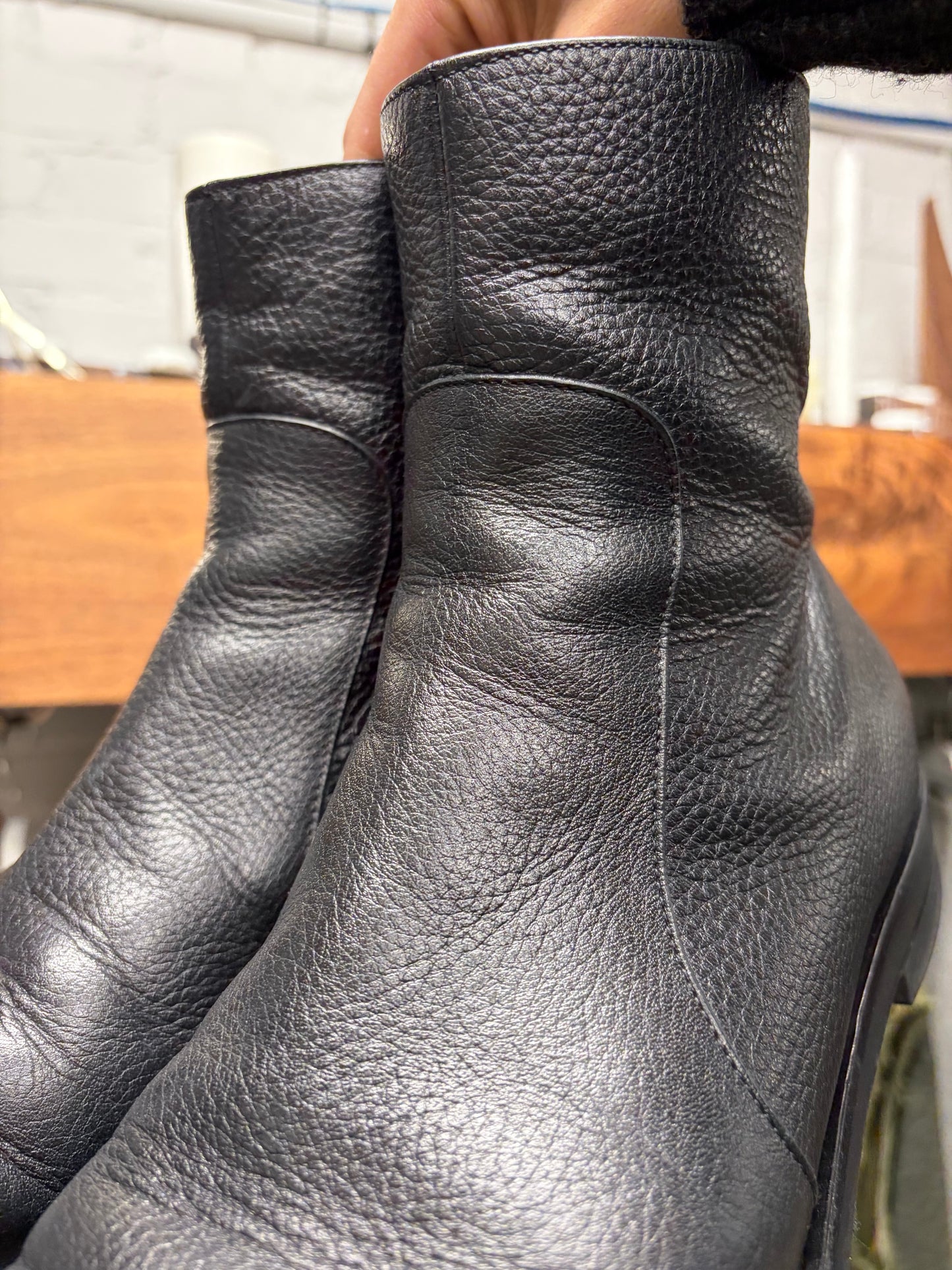 Maison Margiela Black Calfskin Leather Side-Zip Ankle Cut Chelsea Boots