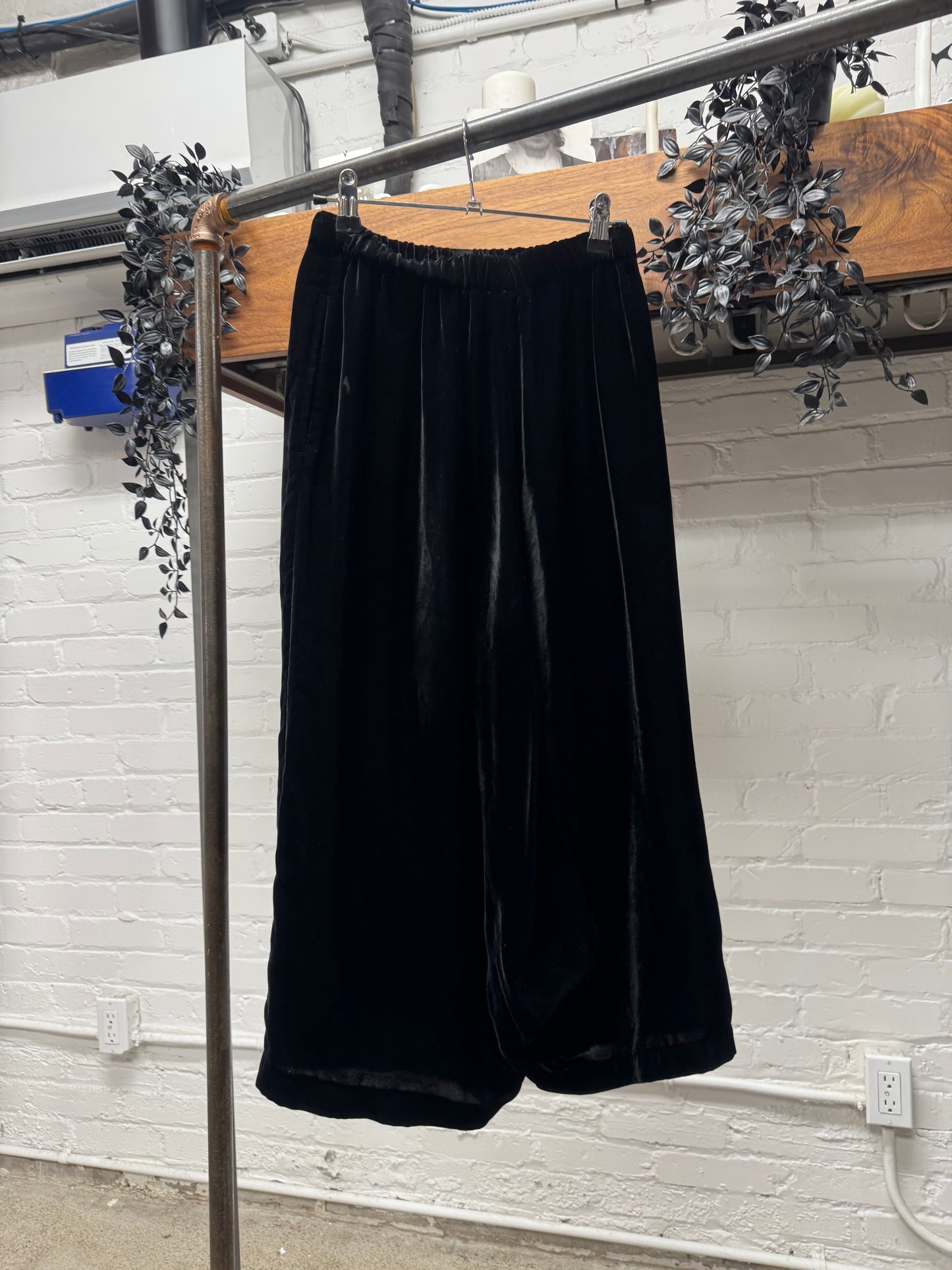 Comme Des Garçons Velvet ‘Pod’ Sarousel Shorts