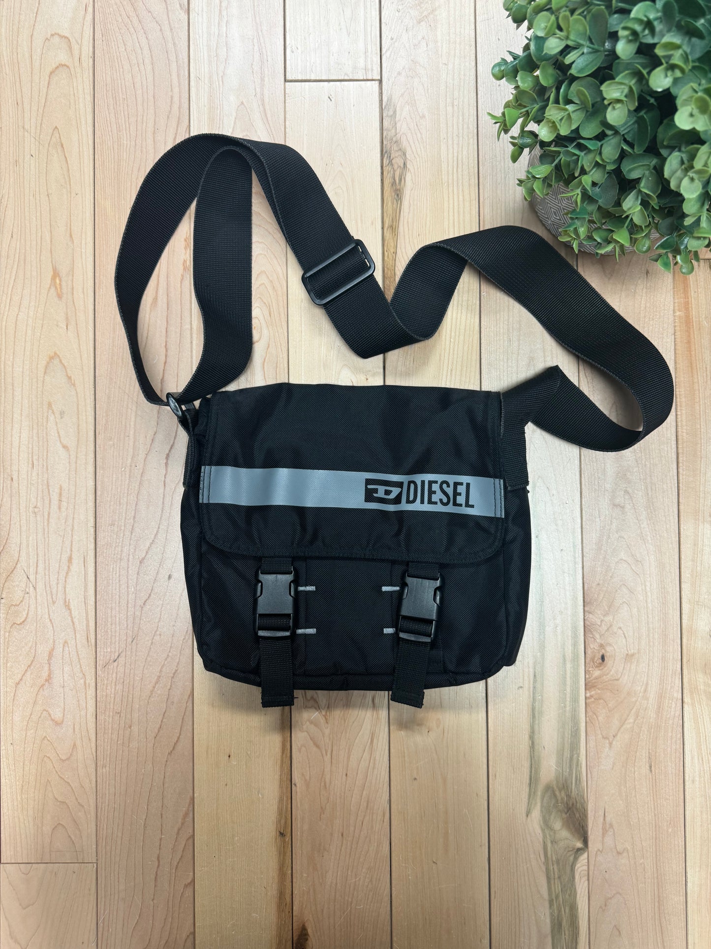 2000s Diesel ‘Small Parts’ Black Crossbody Sling Bag