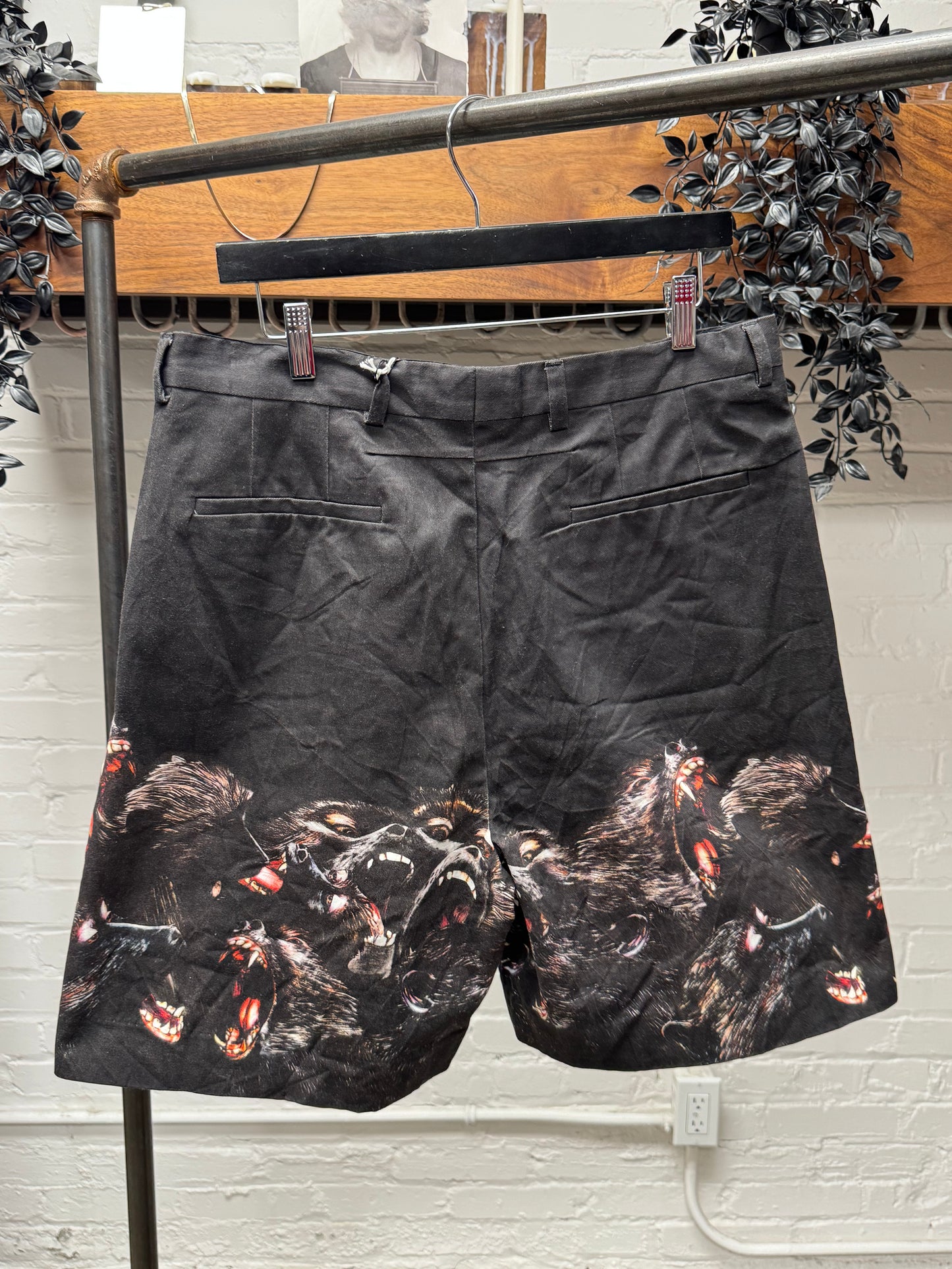 SS2016 Givenchy ‘Screaming Monkeys’ Baboon Print Pleated Shorts