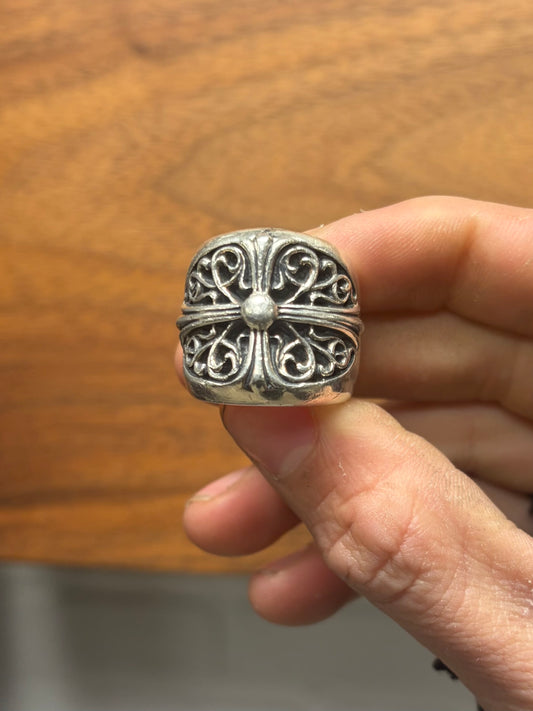 Chrome Hearts ‘Classic Oval Cross’ 925 Silver Ring