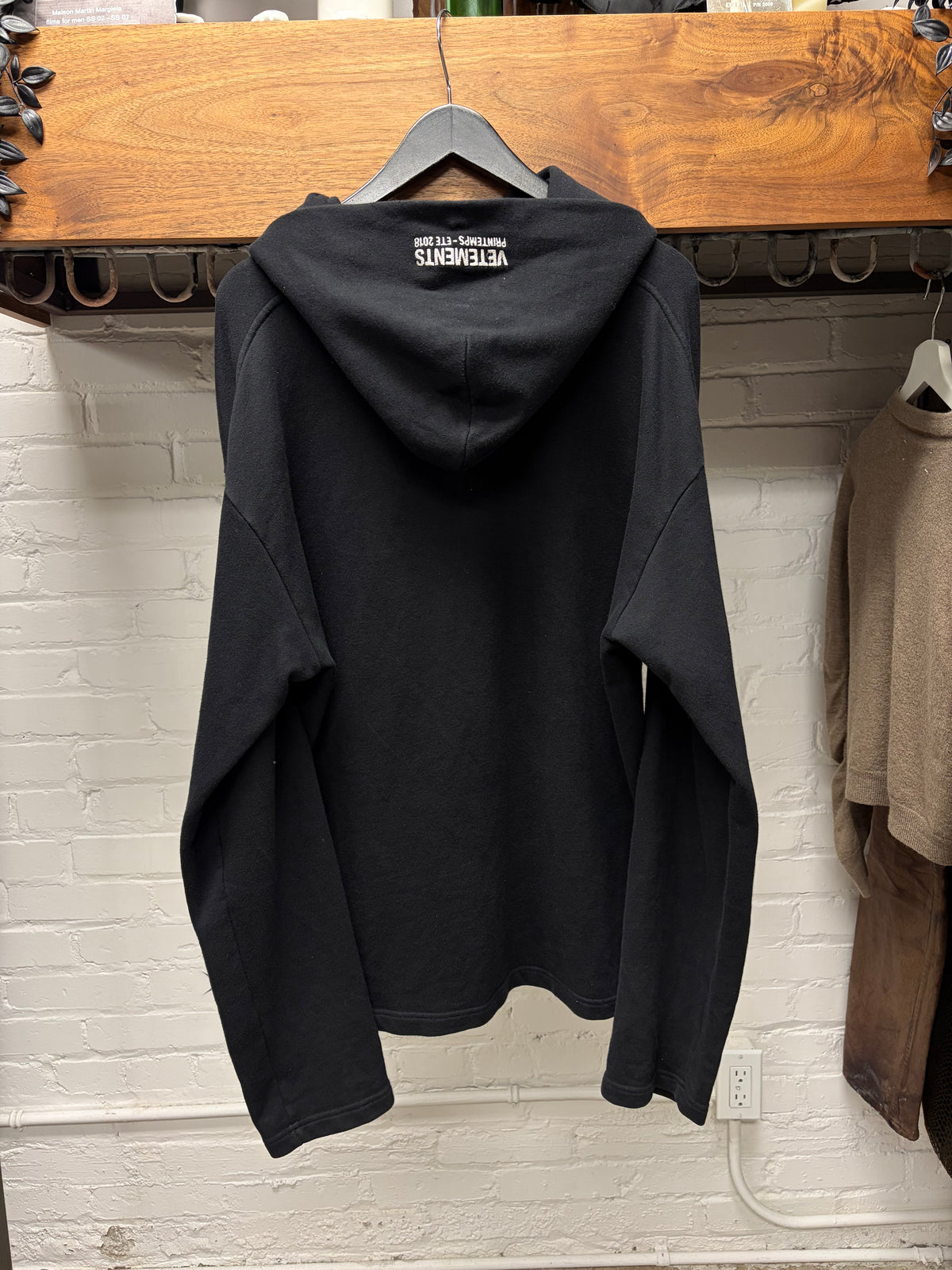SS2018 Vetements ‘Zurich’ Black/Red Pullover Hoodie