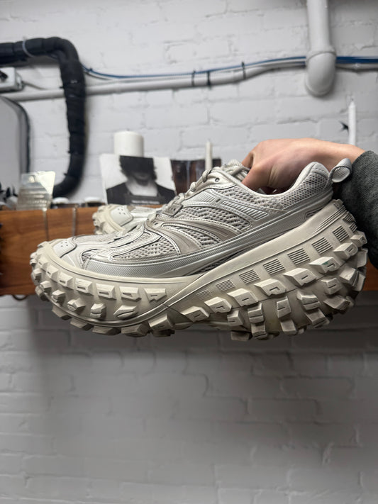Balenciaga ‘Defender’ Tire Track Sole ‘Bounce’ Low Top Sneakers