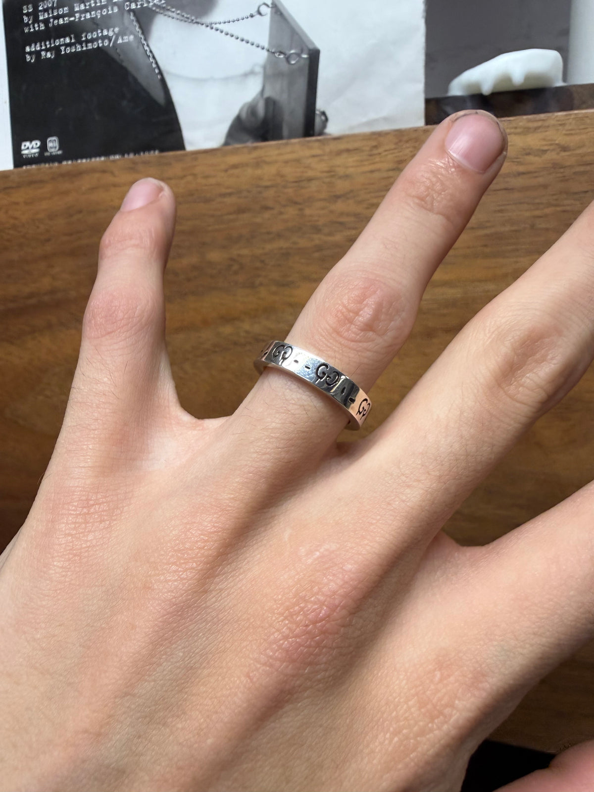 Gucci ‘Ghost’ .925 Silver Engraved Monogram Spacer Ring