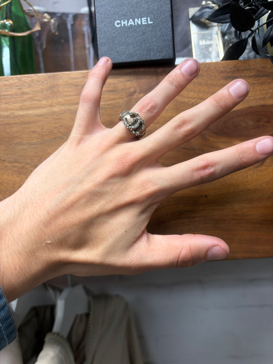2010 Chanel CC Logo ‘Camellia Flower’ Crystal Embellished Silver Tone Ring