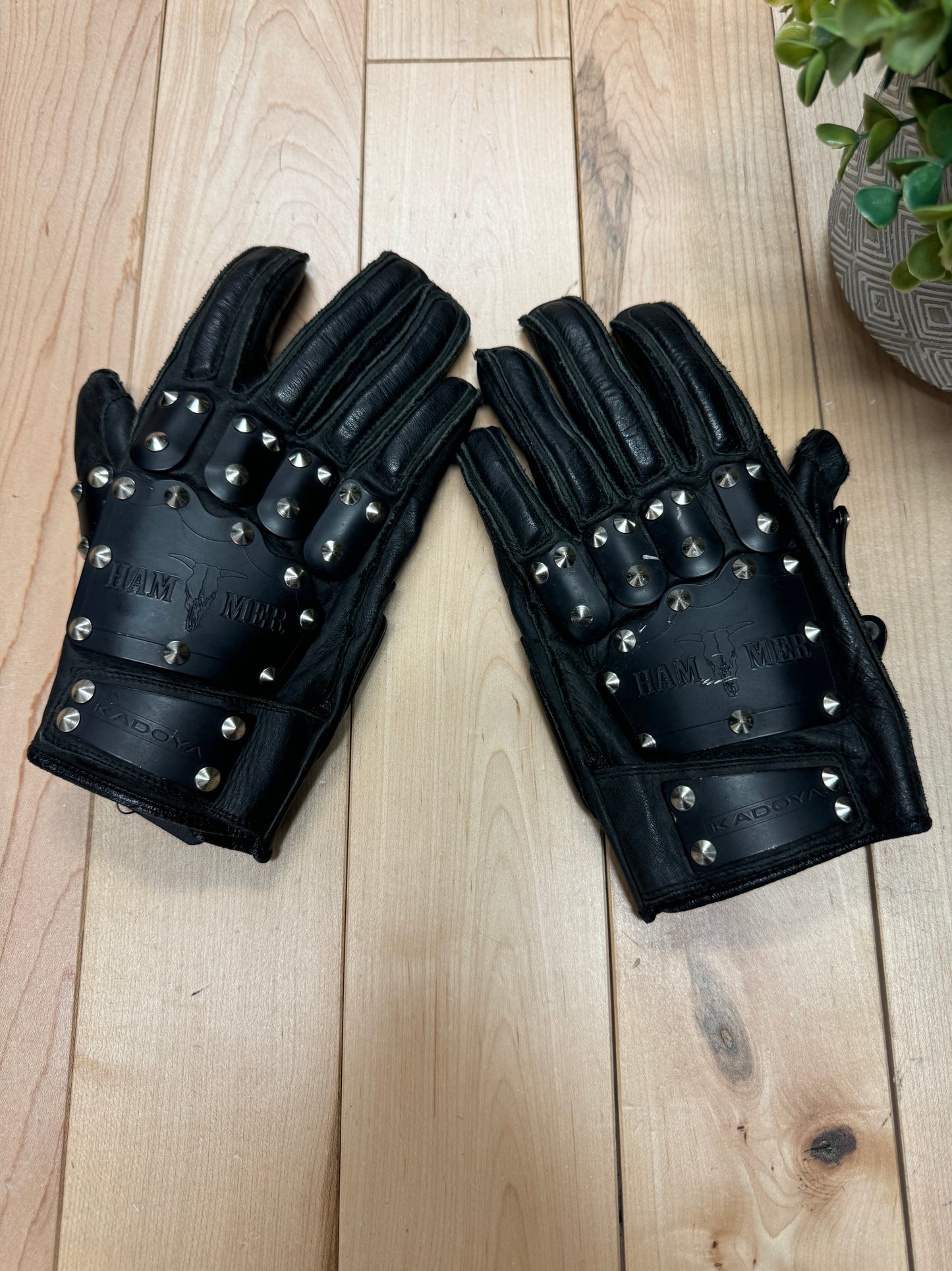 Kadoya ‘Hammer’ Armour Studded Leather Gloves