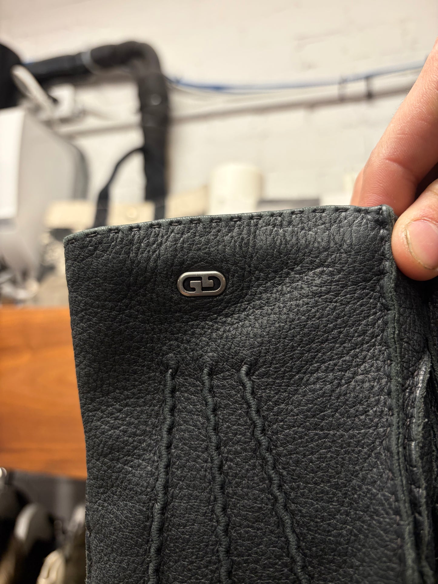 Gucci Black Grained Calfskin Leather Gloves with Wool Liner