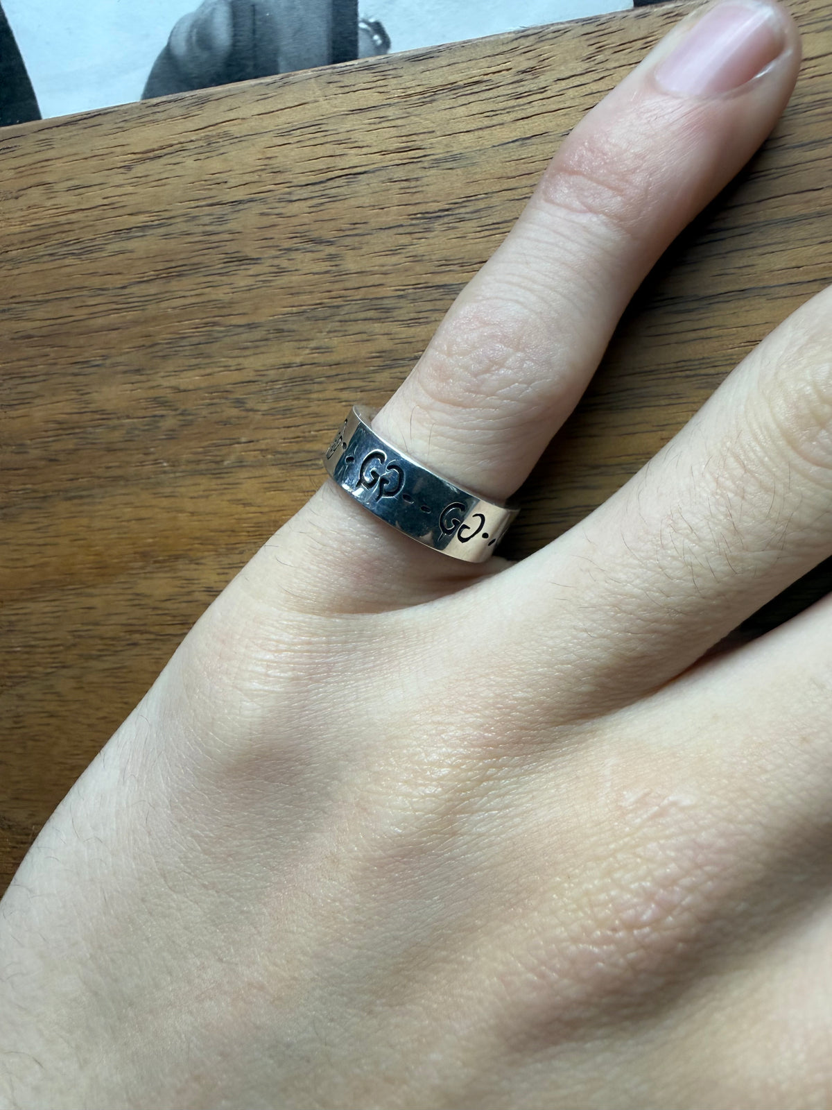 Gucci ‘Ghost’ .925 Silver Engraved Monogram Spacer Ring