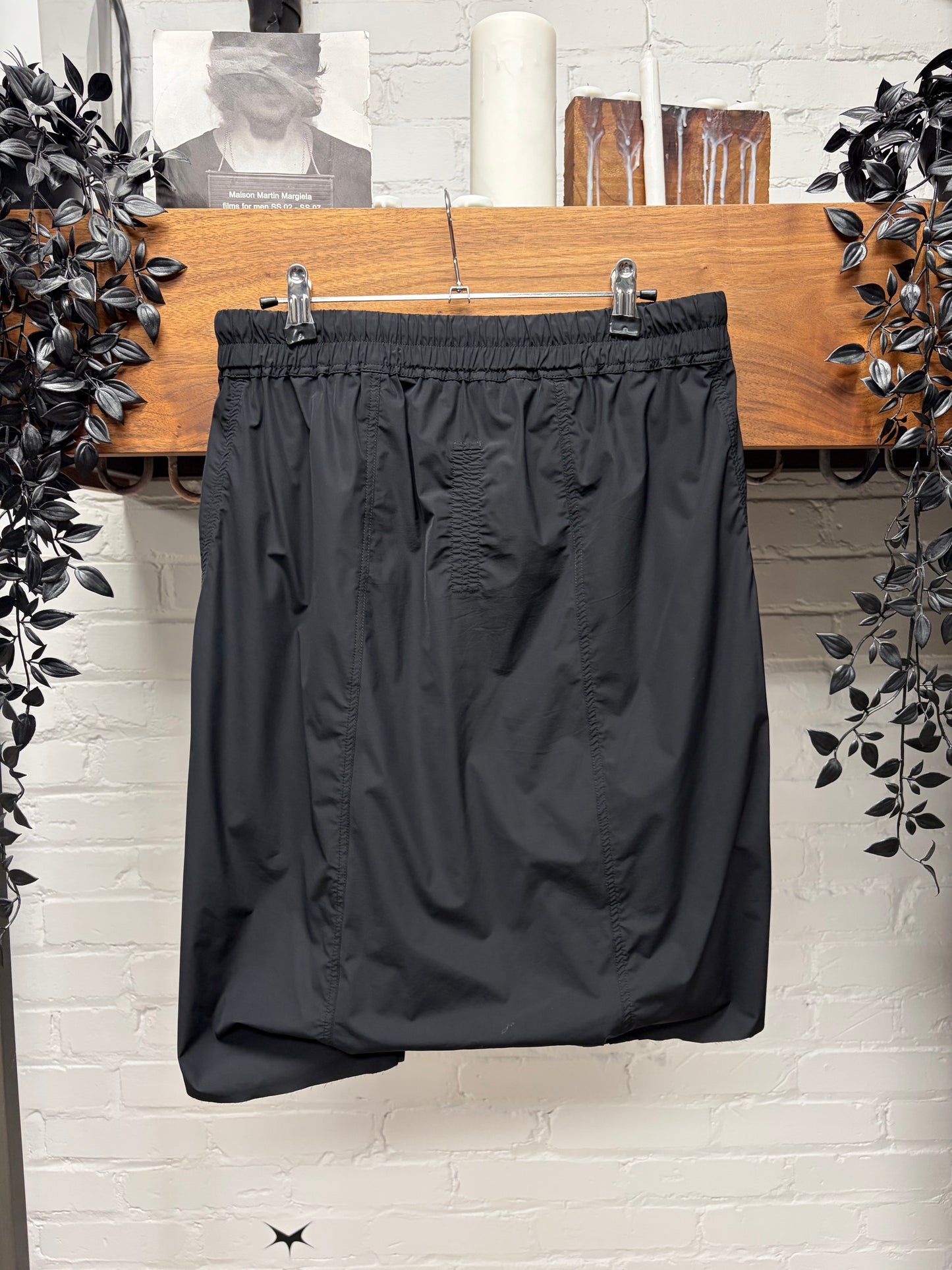 SS2018 Rick Owens ‘Dirt’ Drop Crotch Black ‘Pod’ Drawstring Shorts