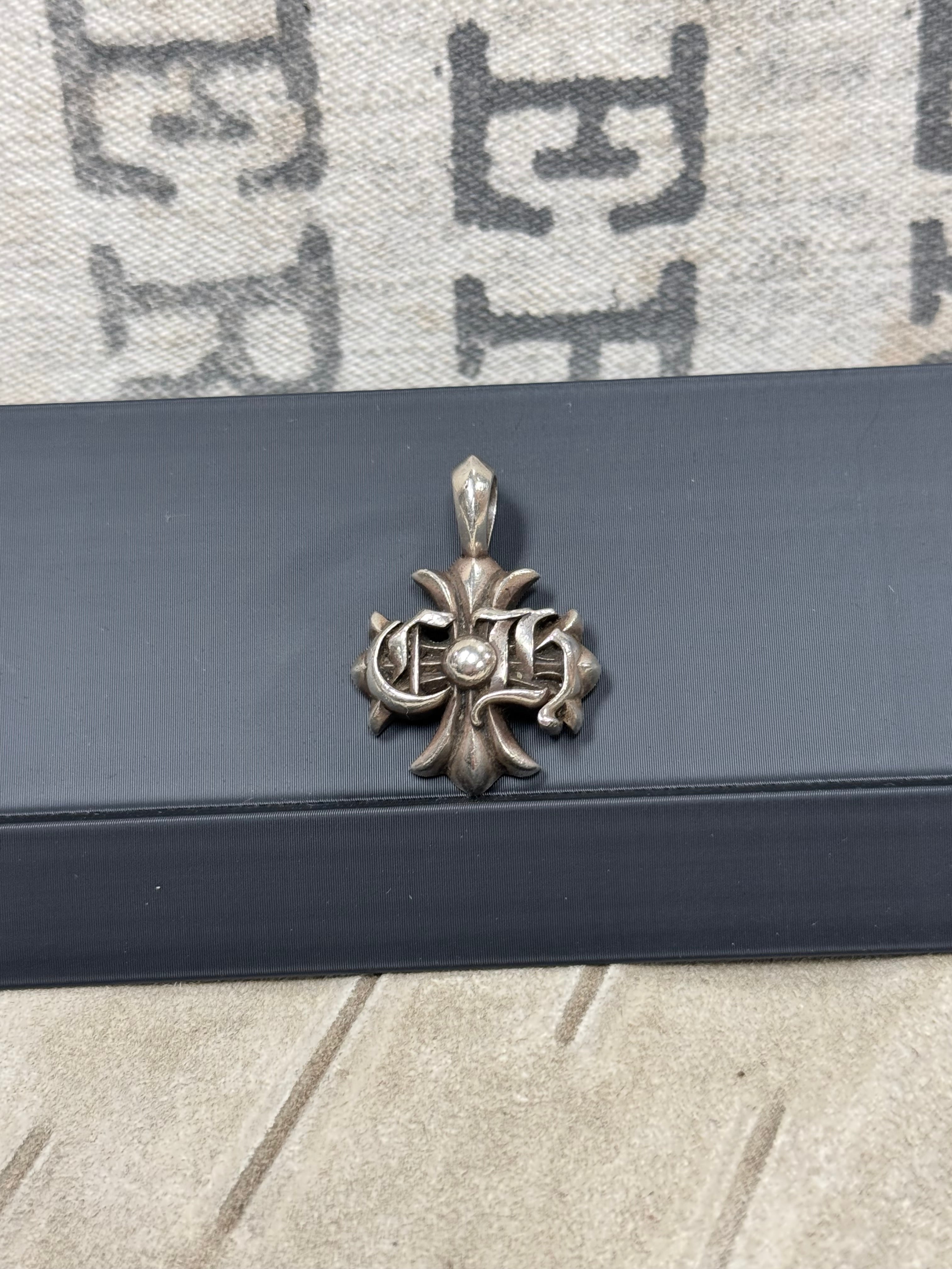 Chrome Hearts 'CH Logo' 925 Silver Cross Pendant – Alex Maxamenko