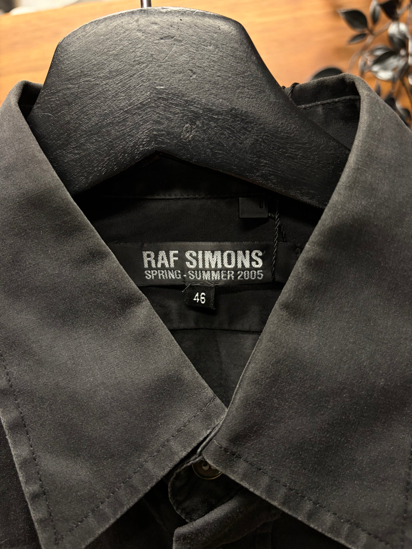 SS2005 Raf Simons Black Embroidered ‘R Logo’ Short Sleeve Collared Shirt