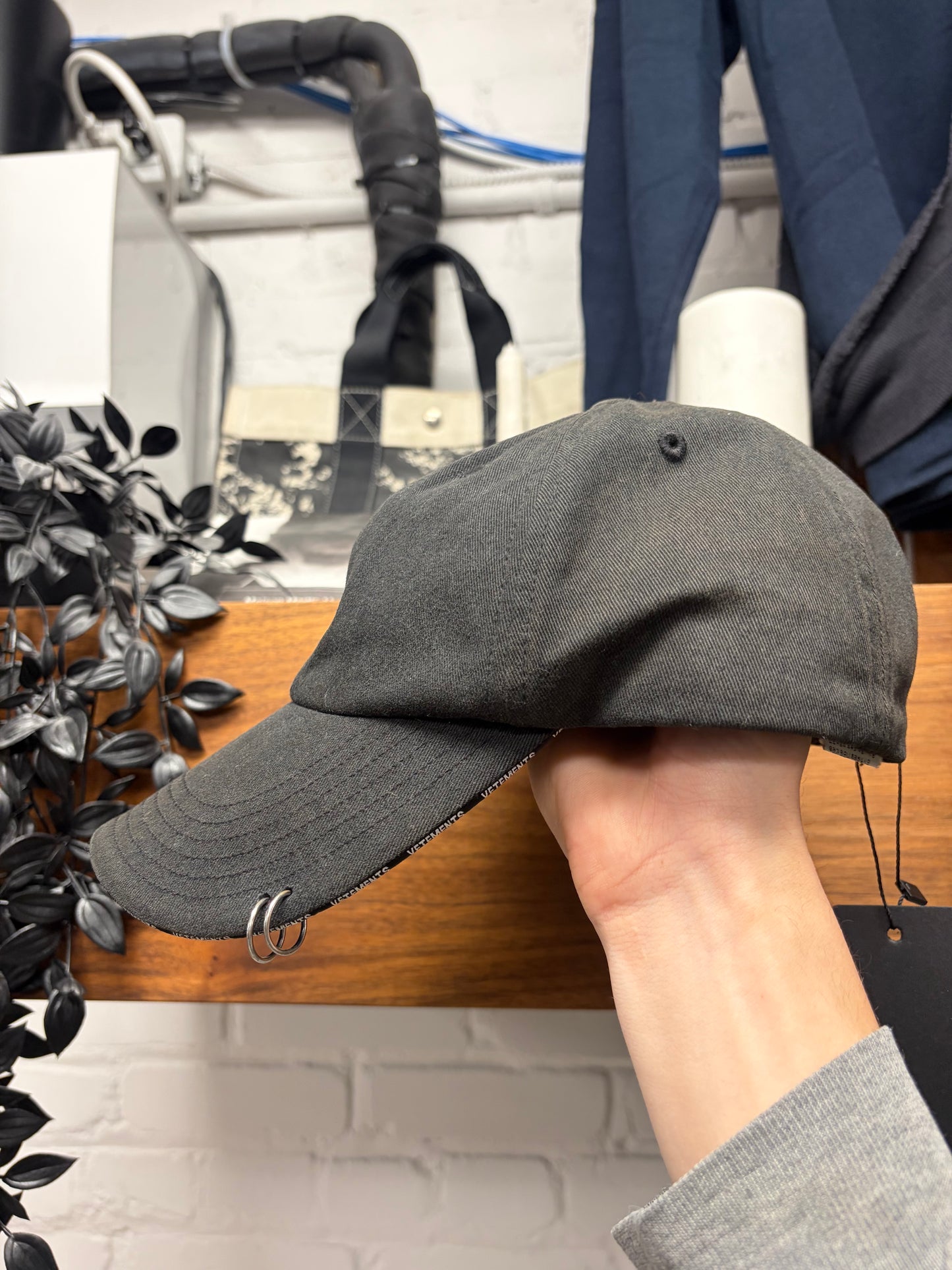 AW2019 Vetements x Reebok ‘Anarchy’ Embroidered Logo ‘Pierced’ Baseball Cap