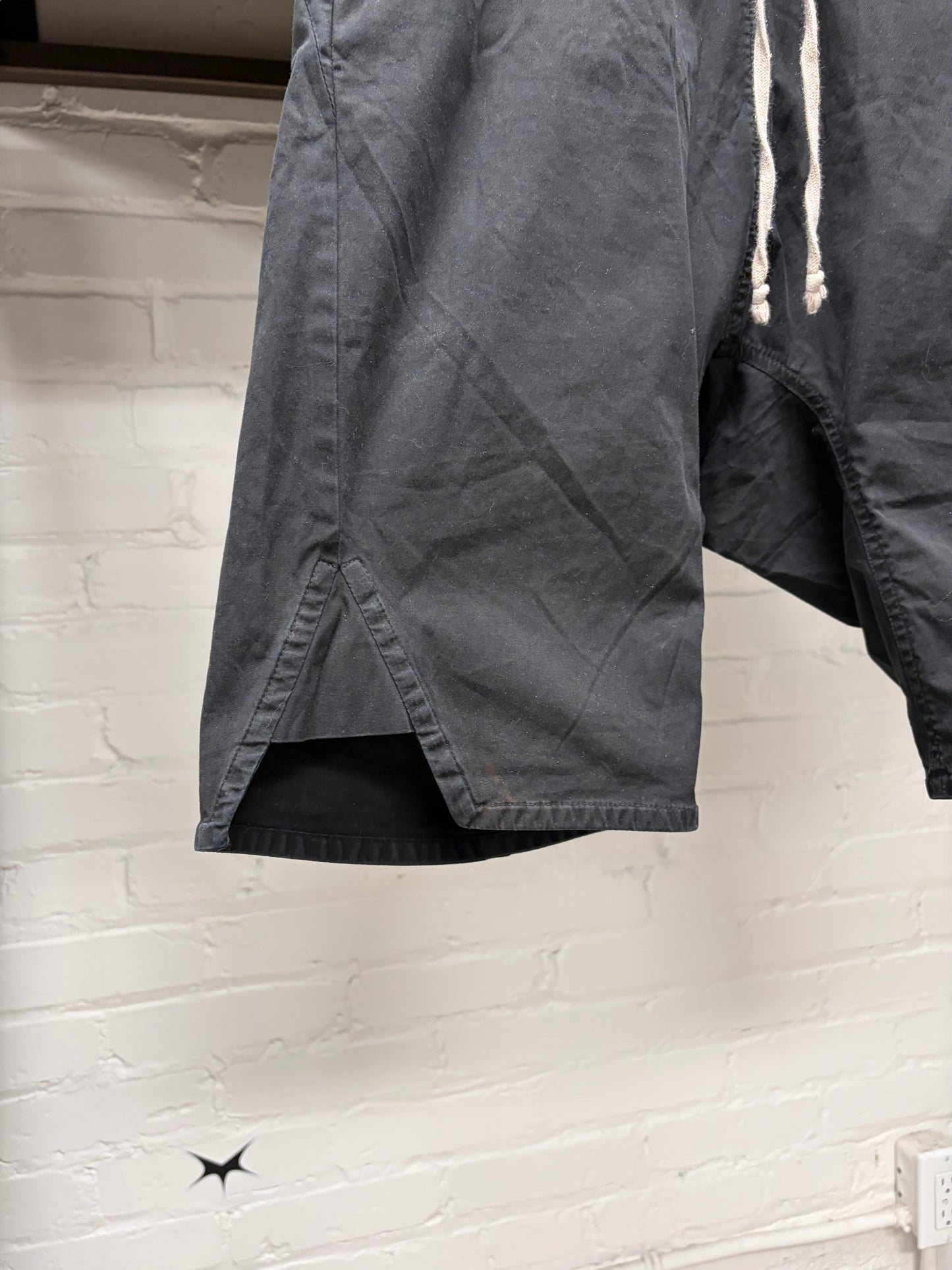 AW2016 Rick Owens ‘Mastadon’ Black Cotton Drawstring Drop Crotch ‘Pod’ Shorts