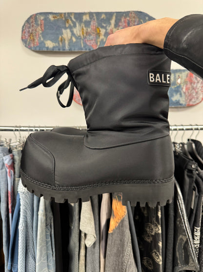 Balenciaga ‘Alaska’ Oversized Ski Boots
