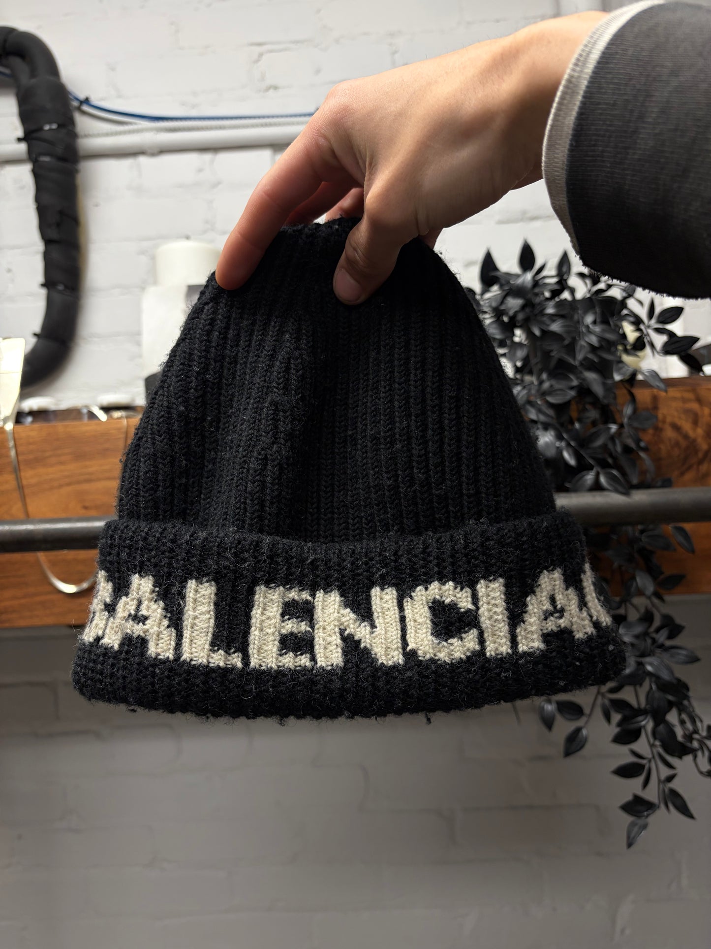 Balenciaga Black/White Ribbed Wool Logo Beanie