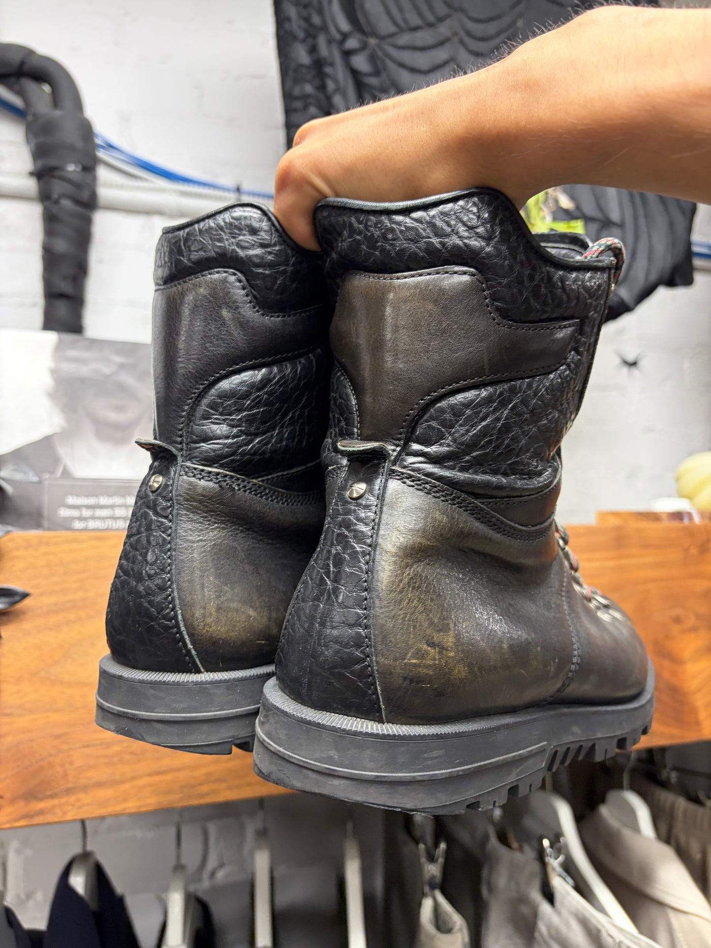 Gucci High Top Leather ‘Trekker’ Lace Up Crest Logo Hiking Boots