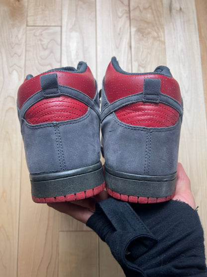 2009 Nike Dunk High Red/Grey Sneakers