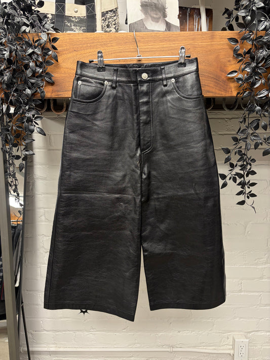 2018 Balenciaga Lambskin Leather Over the Knee Baggy 3/4 Length Shorts