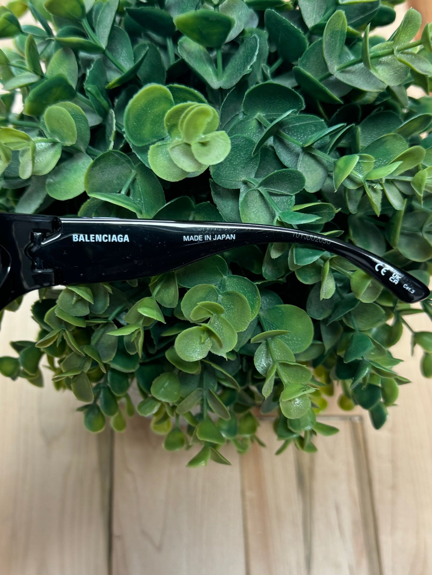 Balenciaga ‘Swift’ Sleek Black Sunglasses