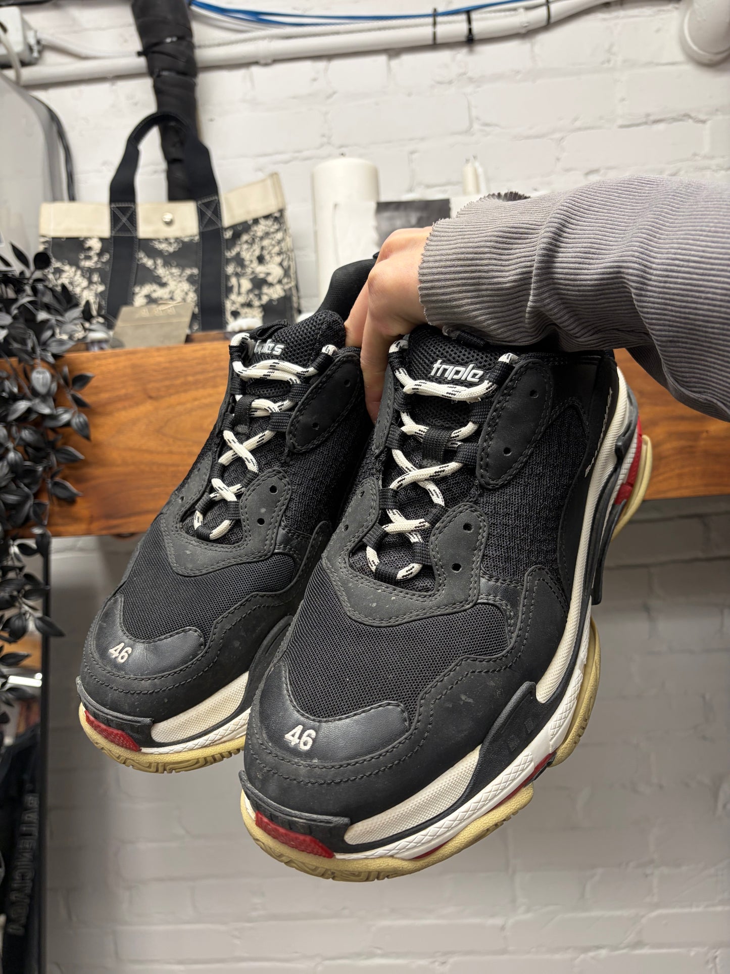 Balenciaga OG Black/Red ‘Triple S’ Oversized Low Top Sneakers