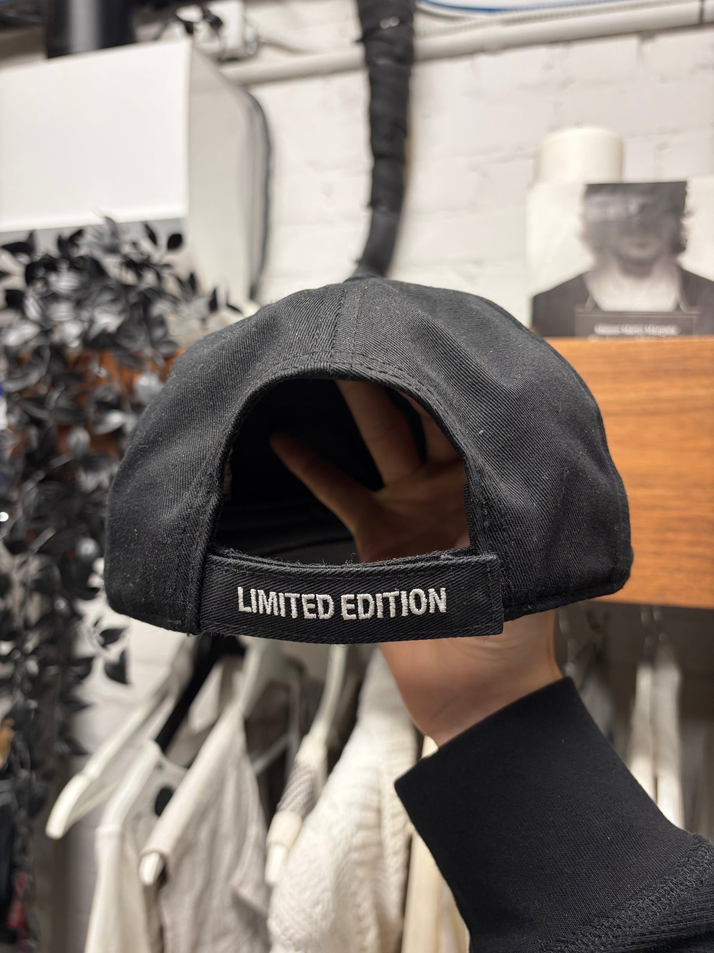 Vetements Embroidered Logo Black Strap-Back Baseball Cap