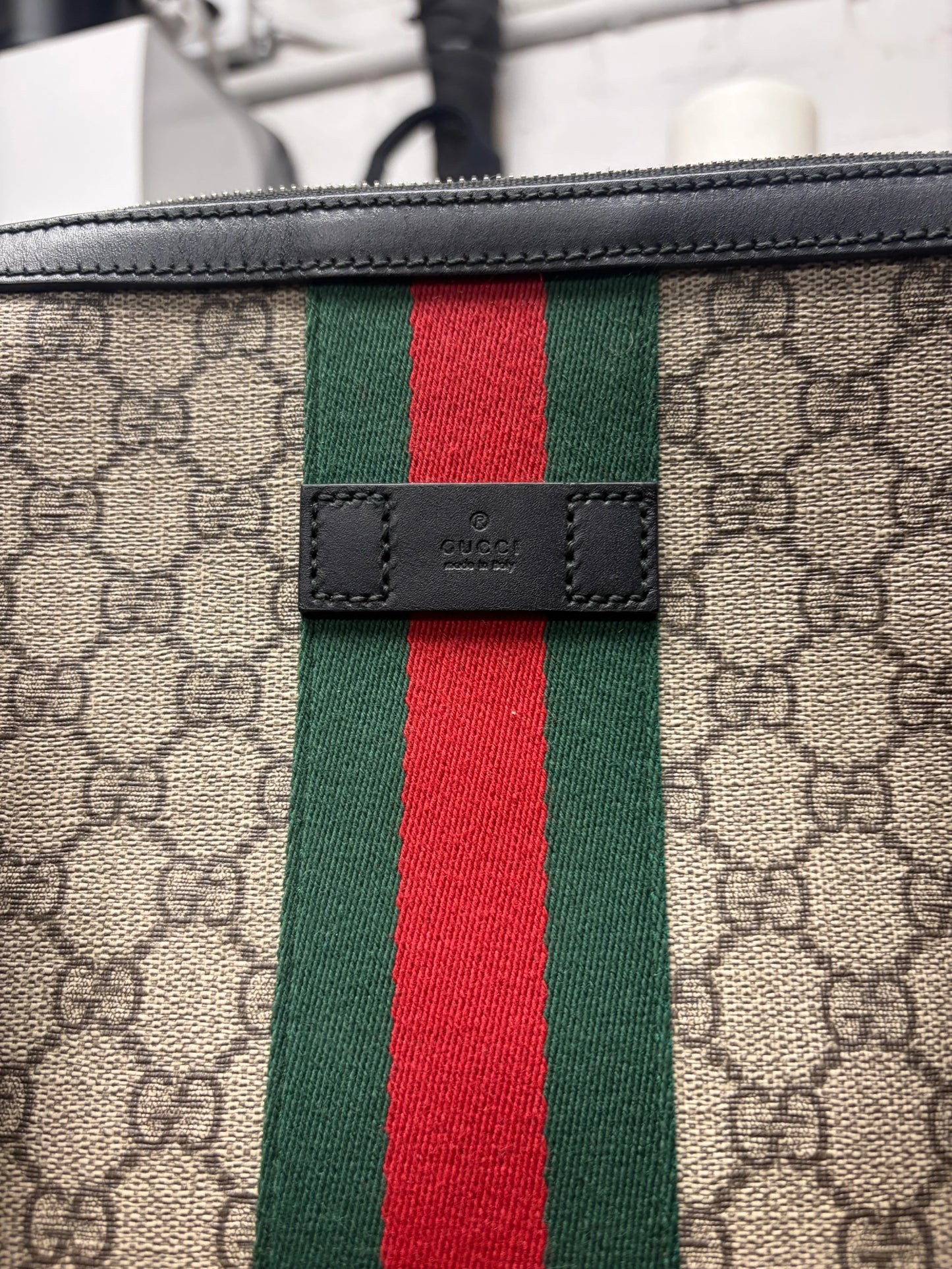Gucci ‘GG Web Supreme’ Canvas Monogram Flat Messenger Bag