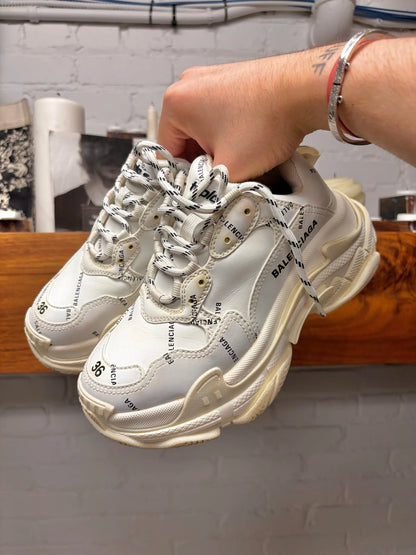 Balenciaga ‘Triple S’ Cream White Low Top Sneakers