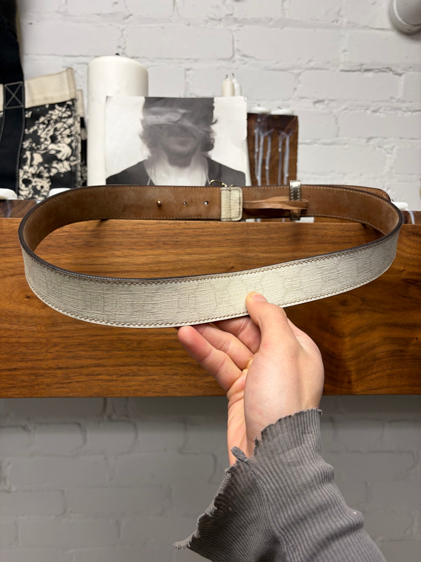 2000s Gucci ‘Cursive Script’ Gold Buckle White Monogram Leather Belt