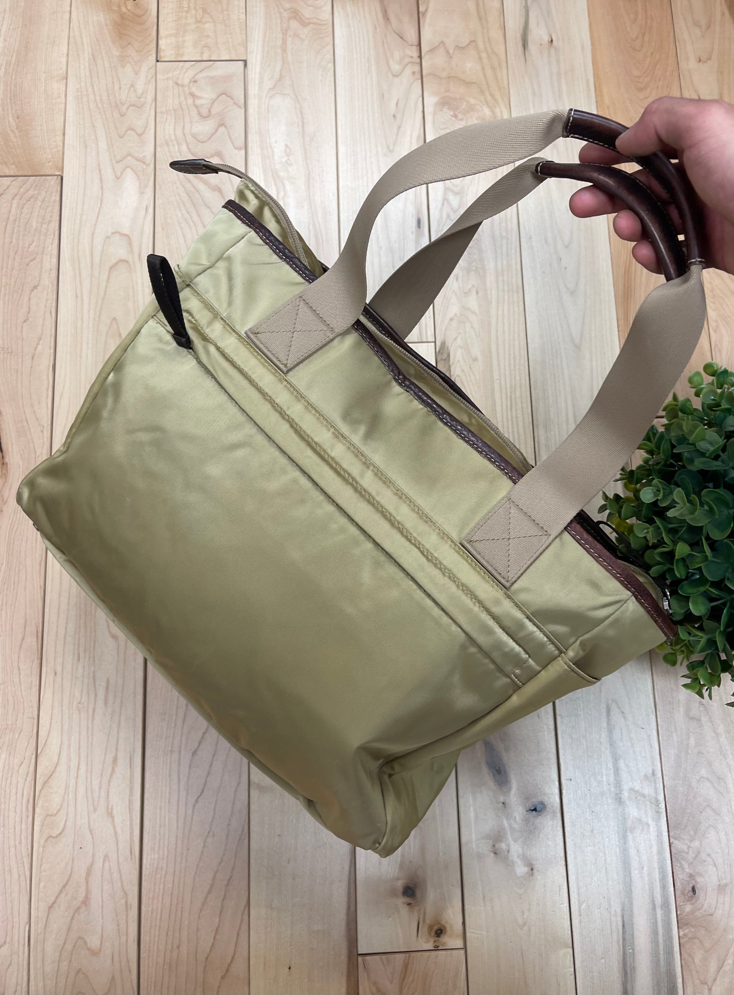 Porter Tan Brown Zip Closure Tote/Top Handle Bag