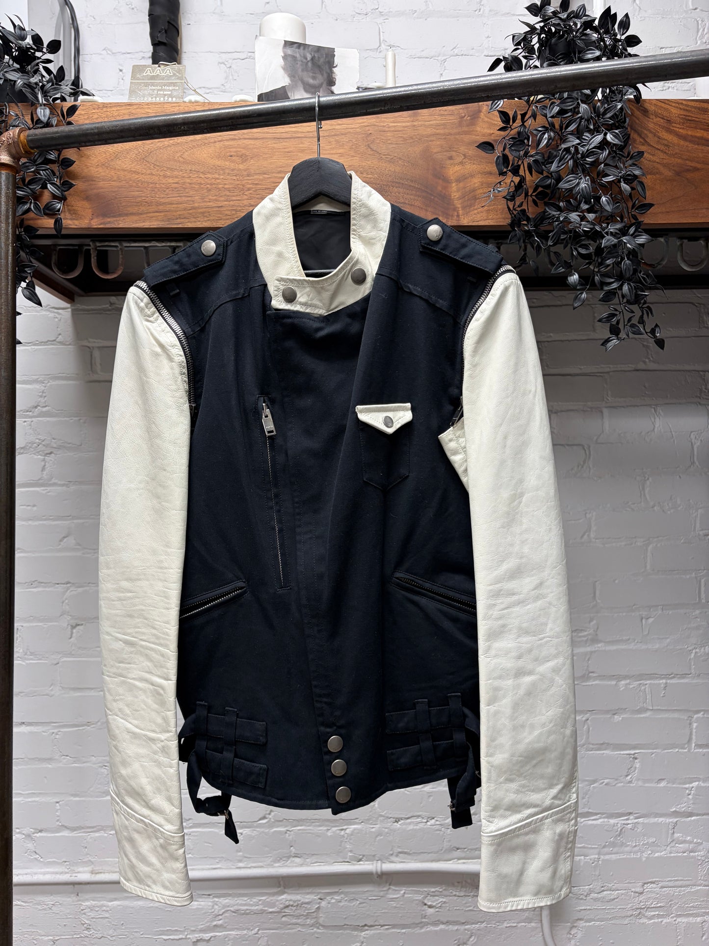 2000s Gucci Detachable Leather Sleeve Black/White Moto Jacket