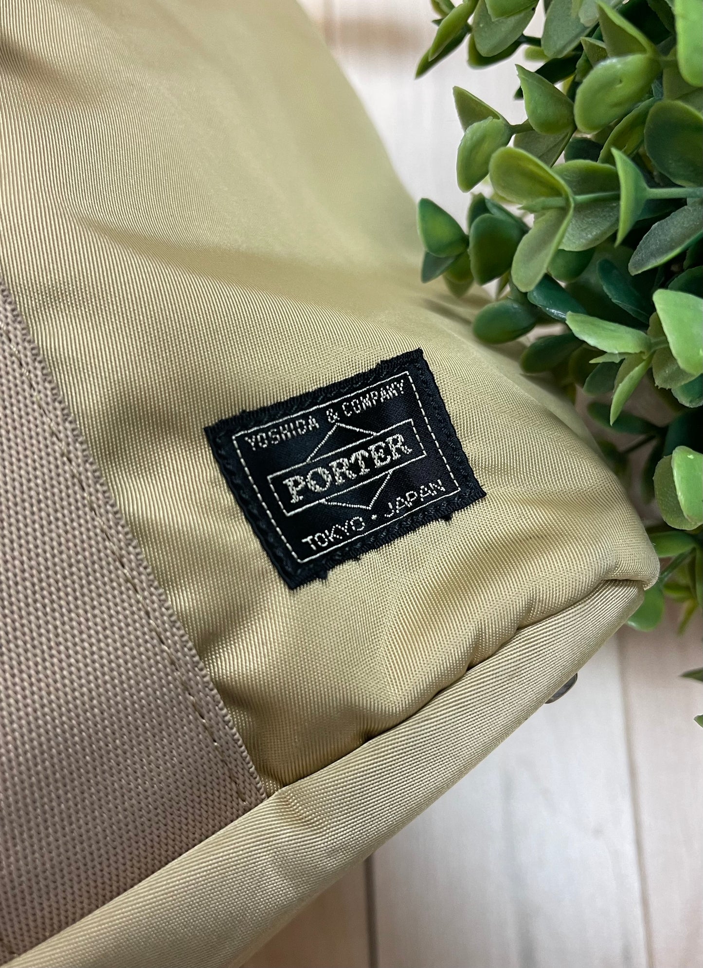 Porter Tan Brown Zip Closure Tote/Top Handle Bag