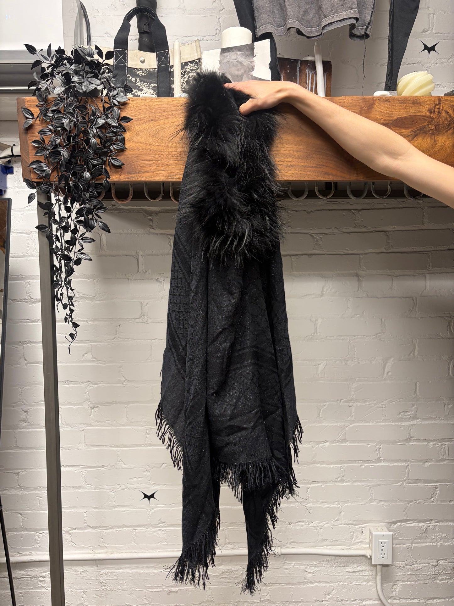 2000s Gucci Genuine Fox Fur Trim GG Monogram Black Scarf