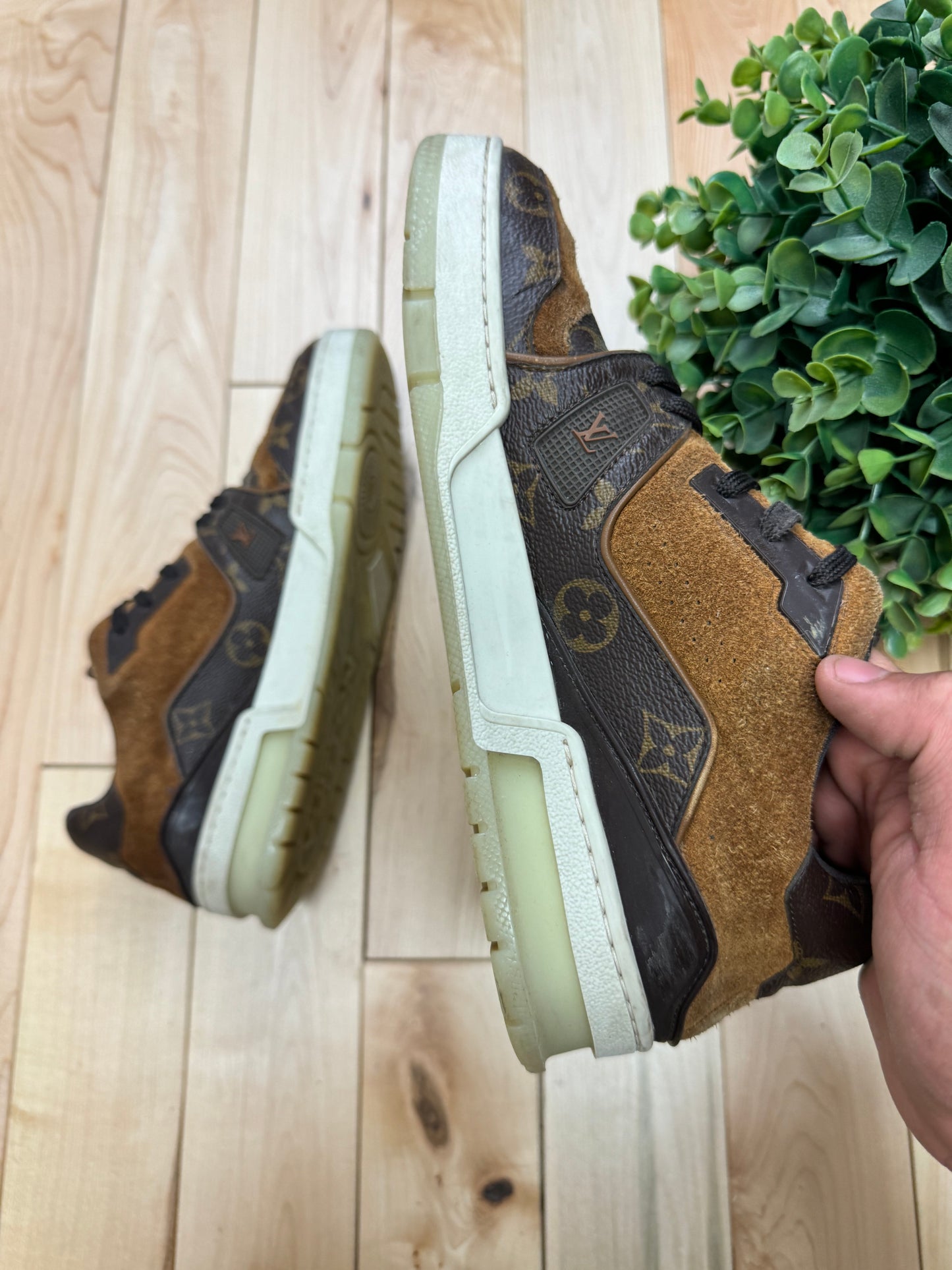 Louis Vuitton Brown Leather/Suede Low Top LV Trainers