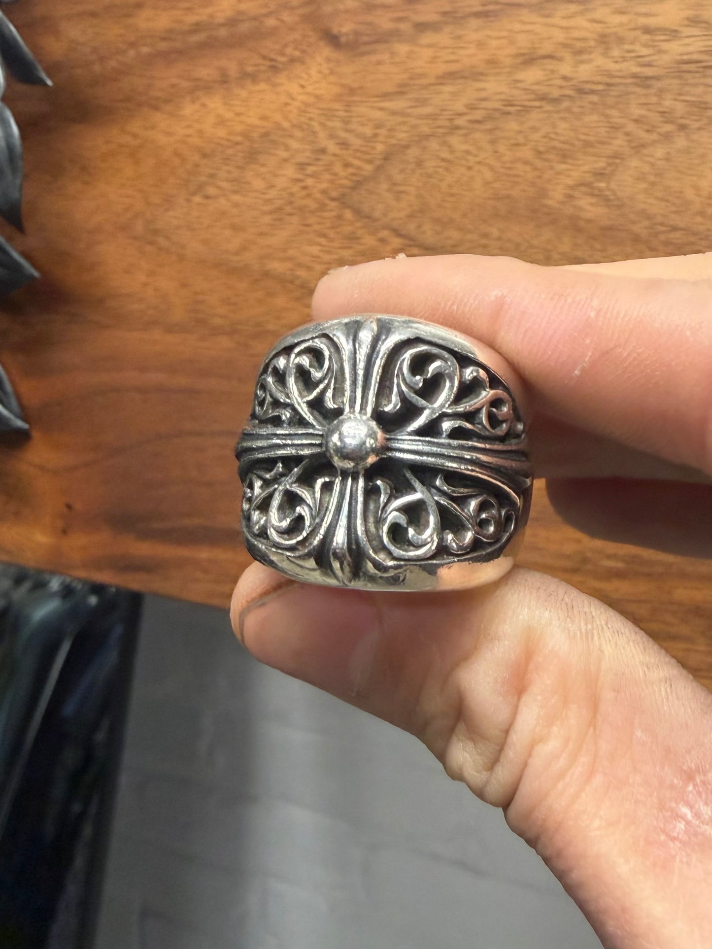 Chrome Hearts ‘Classic Oval Cross’ 925 Silver Ring