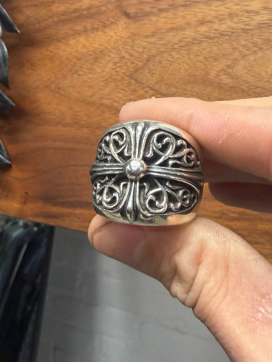 Chrome Hearts ‘Classic Oval Cross’ 925 Silver Ring