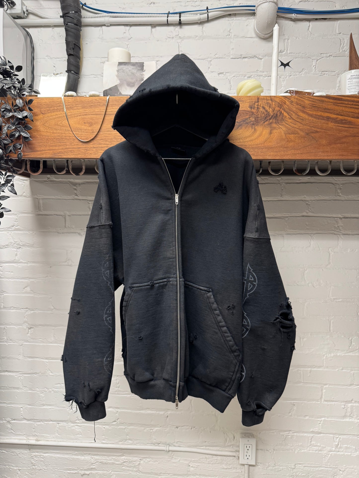 1/15 SS2024 Balenciaga ‘Paris Moon’ Heavy Terry Cotton Distressed Zip Up Hoodie