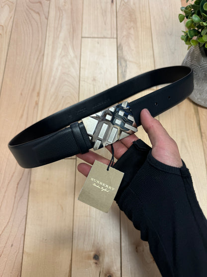 Burberry ‘Nova Check’ Buckle Black Leather Belt