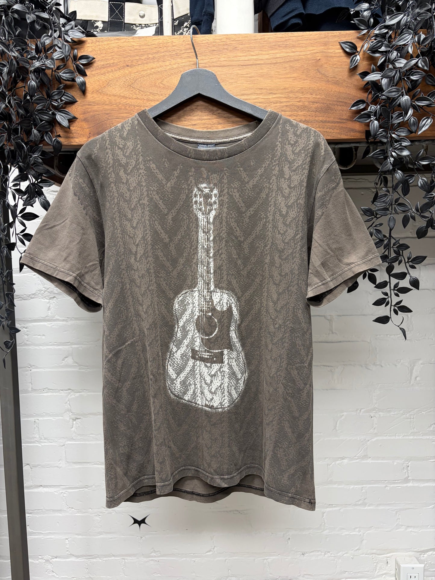 AW2007 Number (N)ine ‘Love God Murder’ Brown Guitar Graphic Short Sleeve Shirt