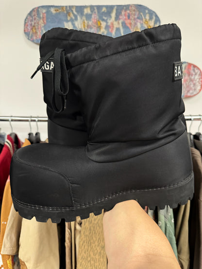 Balenciaga ‘Alaska’ Oversized Black Ski Boots