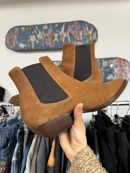 Saint Laurent ‘Lukas’ Brown Suede Cuban Heel Boots