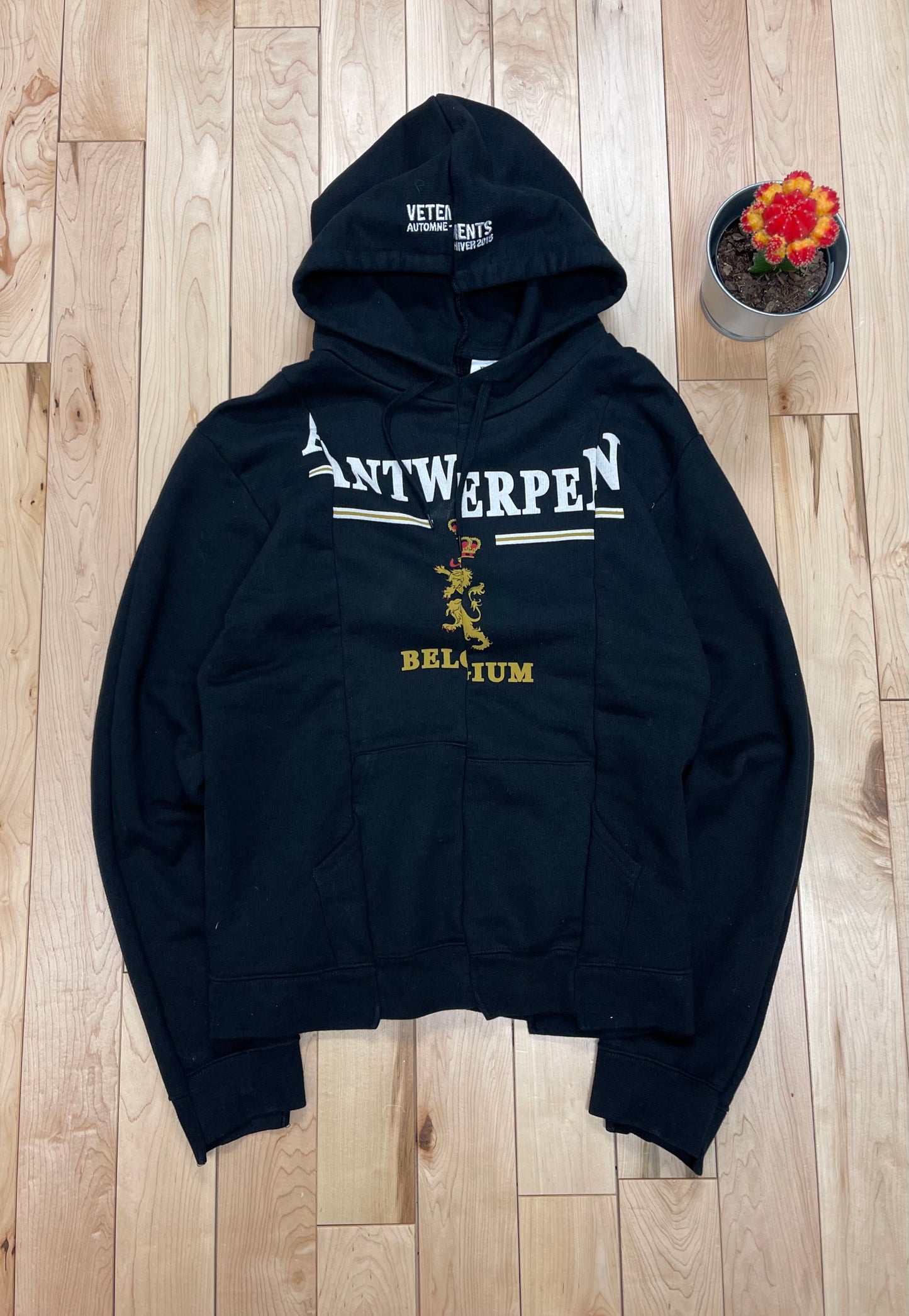 Autumn Winter 2018 Vetements ‘Antwerpen’ Split Graphic Hoodie