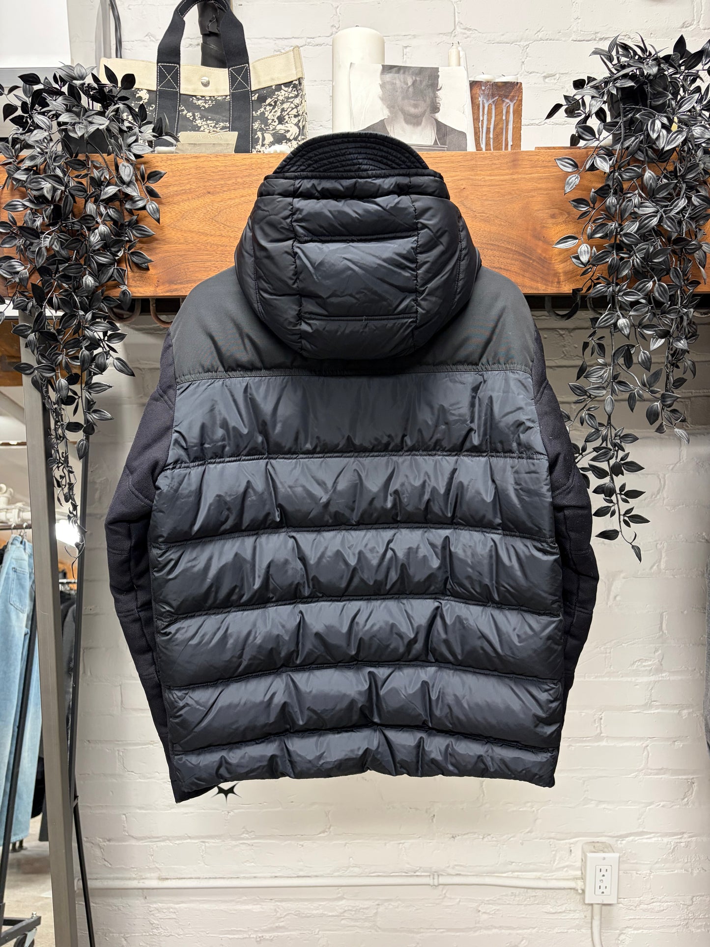 AW2011 Gucci by Frida Giannini Down Filled Puffer Jacket with Crest Patch