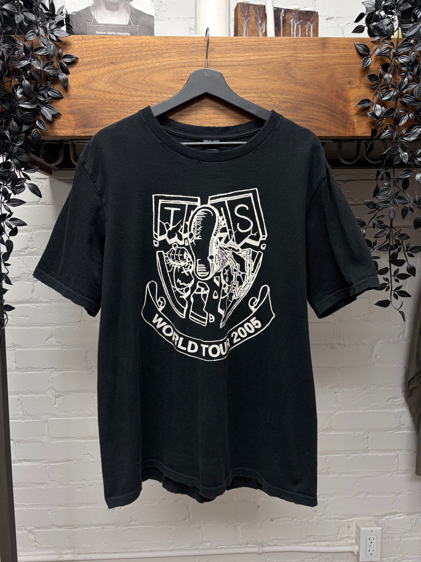 AW2005 Number (N)ine ‘The High Streets’ Varsity Crest Logo Black Graphic T-Shirt