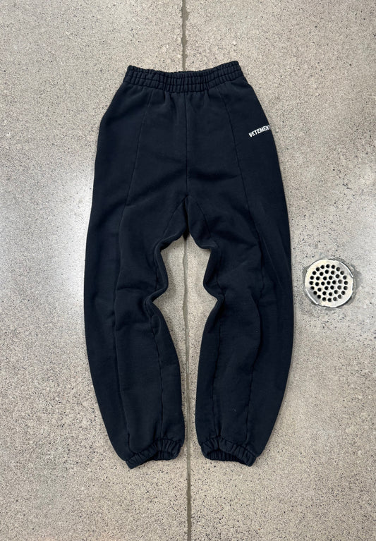 AW2017 Vetements Embroidered Logo Black Sweatpants