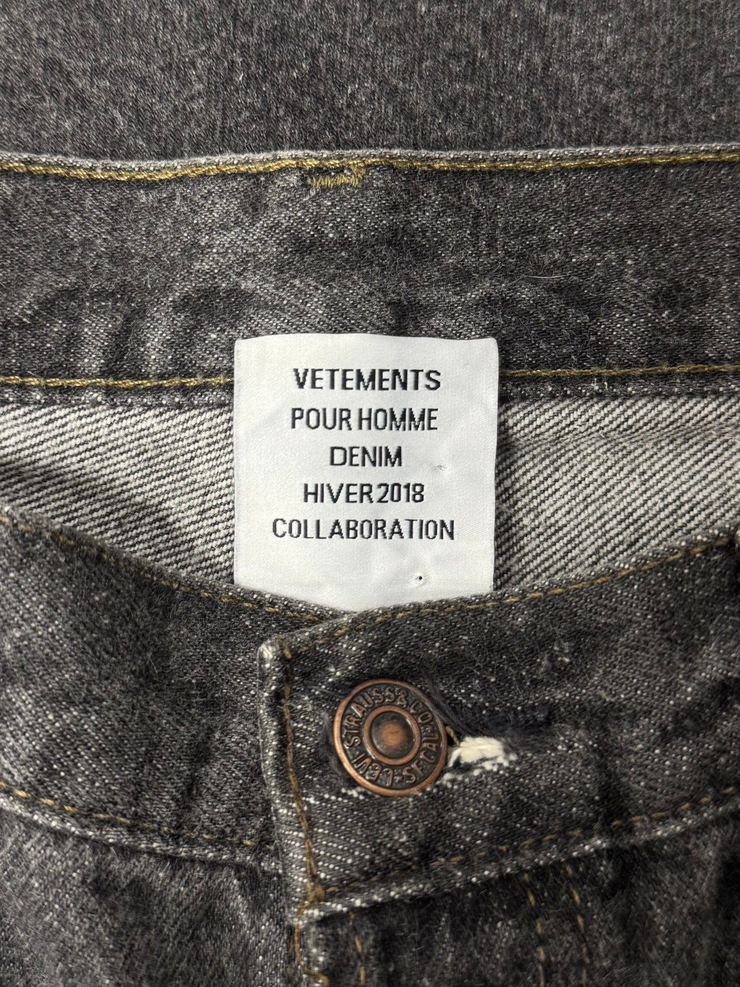 AW2018 Vetements x Levi’s 501 ‘Script’ Logo Denim