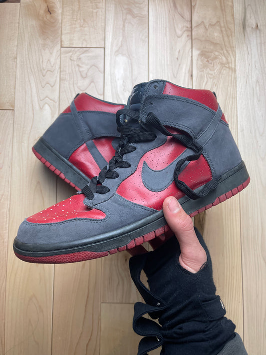 2009 Nike Dunk High Red/Grey Sneakers